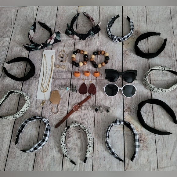 Last Call Jewelry & Accessories Bundle (31 pieces) - Picture 2 of 10